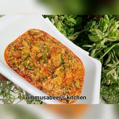 A picture of Okra and egusi soup.
