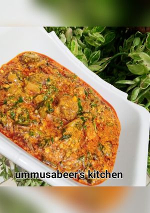 A picture of Okra and egusi soup.