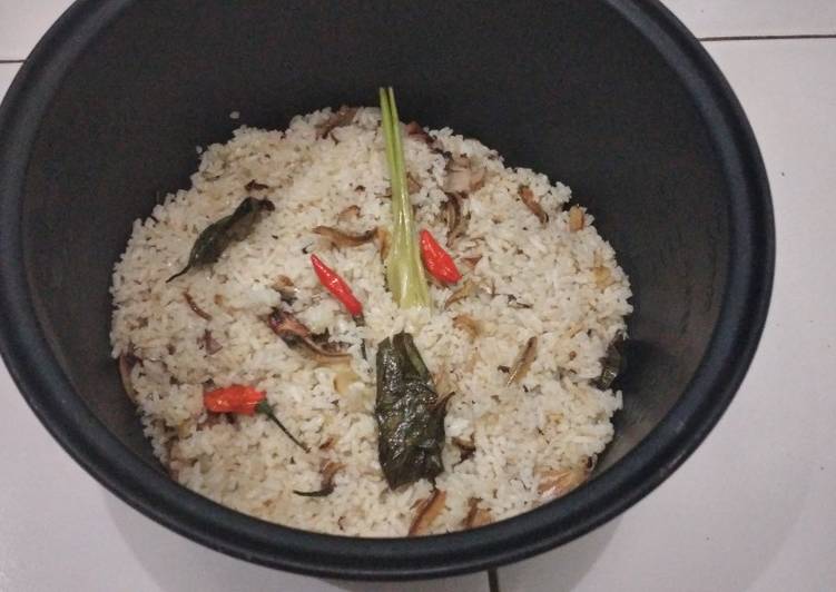 Nasi liwet rice cooker by icha