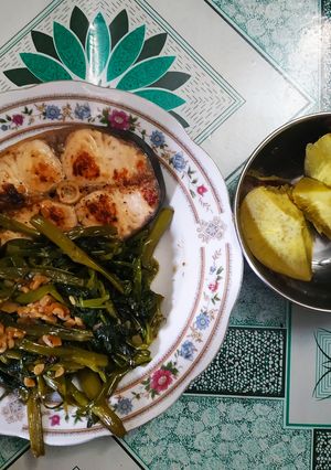 Hình của món Cá hú áp chảo rau muống xào tỏi (Eat clean).