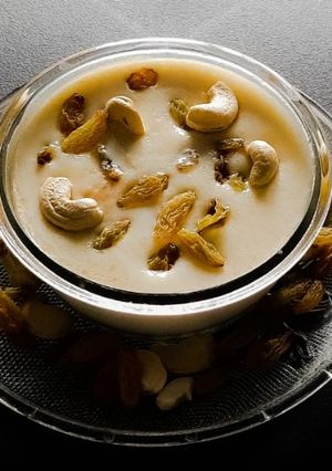 A picture of Mom's Rava Payasam.