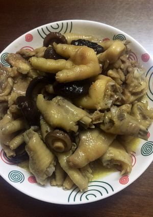 Hình của món Chân gà tây nấu nấm hương.