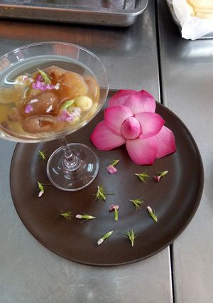 Hình của món Chè hạt sen nhãn nhục.