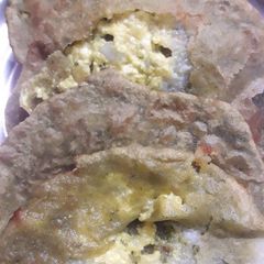 A picture of Methi fill paneer paratha.