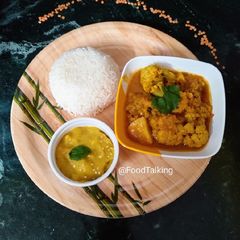 A picture of Masoor Dal Gobhi Masala.