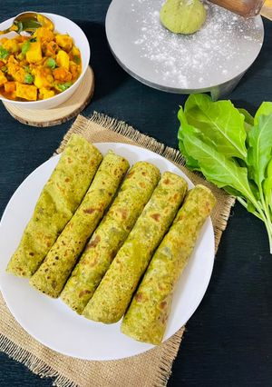 A picture of Palak Paratha.