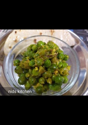 A picture of Green peas curry.