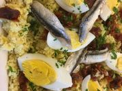 Una foto di primi piatti con cavolfiore e capperi