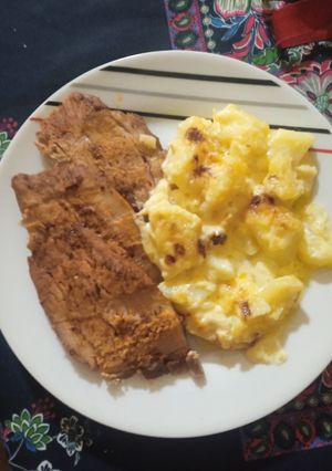 Una foto de Solomillo de cerdo al horno con papas a la crema