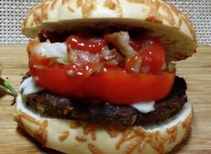 Una foto de Hamburguesas de Frijol en Pan Bagel