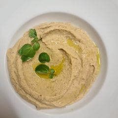 Roasted cauliflower hummus A picture of Roasted cauliflower hummus.