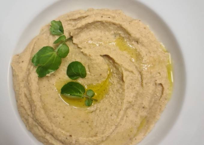 Roasted cauliflower hummus