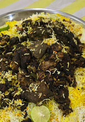 صورة لوصفة مقلوبة لحم مشوي بالكركم