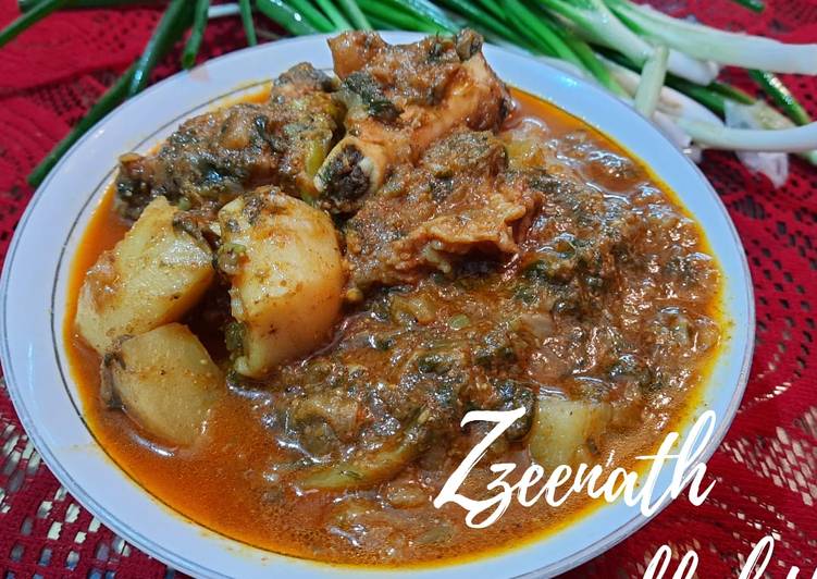 Simple Way to Make Cooking Hyderabadi Aloo Gosht with Green Onions
