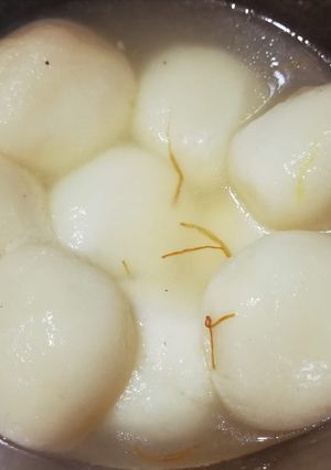 रसभरे रसगुल्ले (Rasbhare rasgulle recipe in hindi) रेसिपी मुख्य फोटो