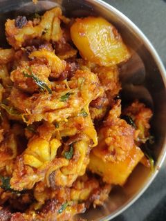 आलू गोभी की सब्ज़ी (Aloo gobhi ki sabzi recipe in Hindi) रेसिपी मुख्य फोटो