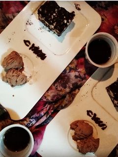 صورة لوصفة ليزي كيك مع آيس كريم على شوكولاته