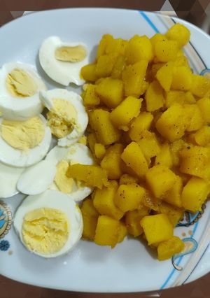 عکسی از دستور سیب زمینی و تخم مرغ آبپز (مخصوص سرما خوردگی)