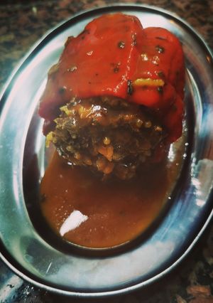 Una foto de Morrón relleno en su salsa