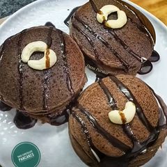 A picture of Eggless Ragi Chocolate Pancakes - Healthy Millet Breakfast.