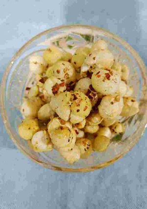 A picture of Sweet Salty Makhana.