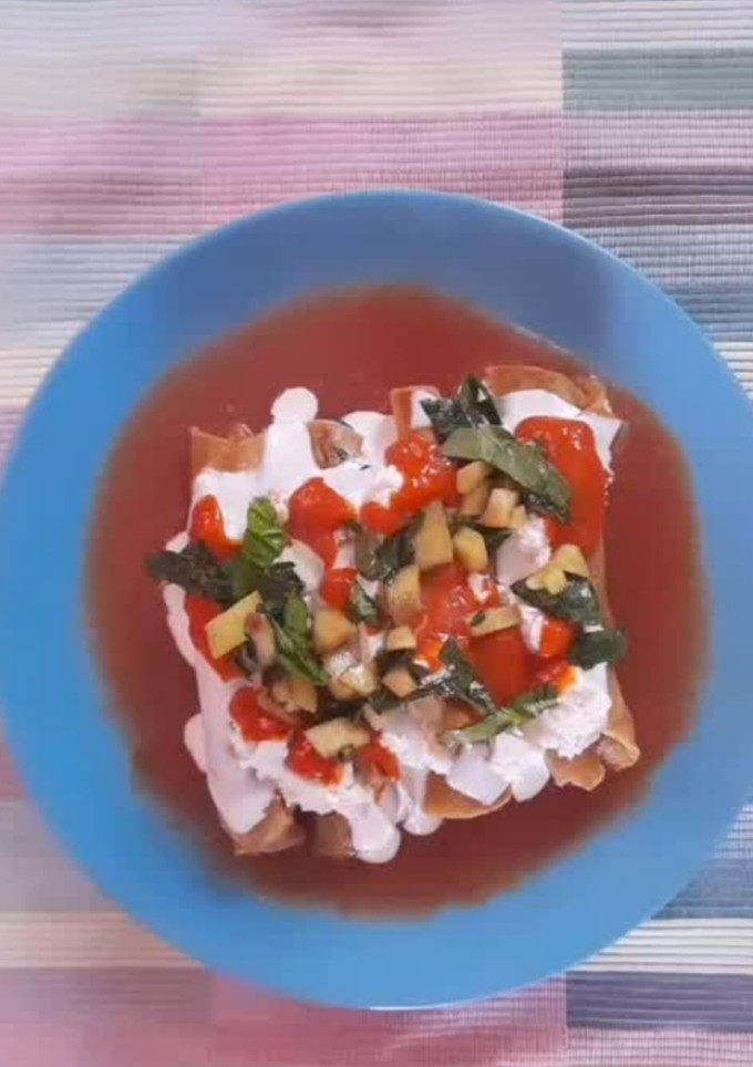 Una foto de Tacos dorados de espinaca con manzana 🍎