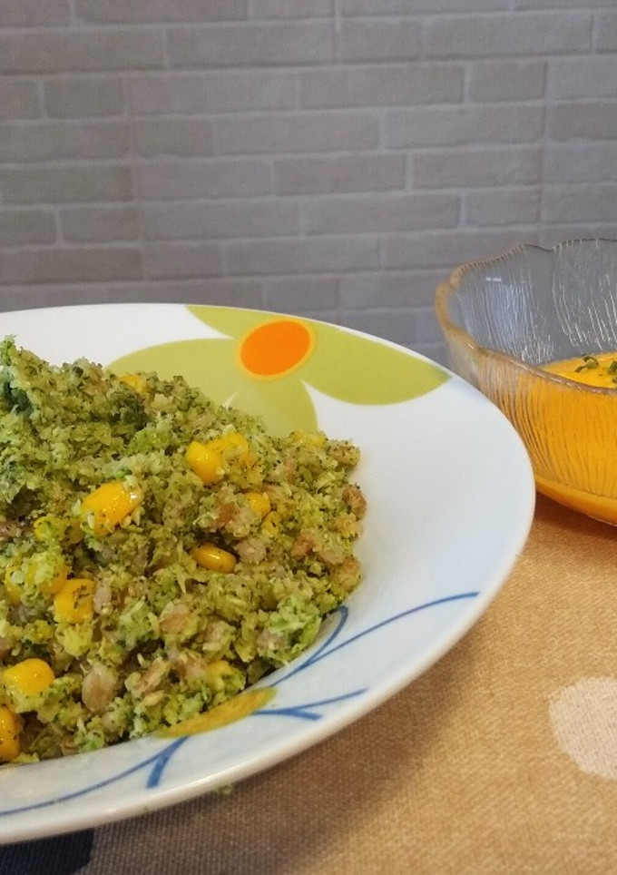 Una foto de Espelta con maíz y migas de brócoli
