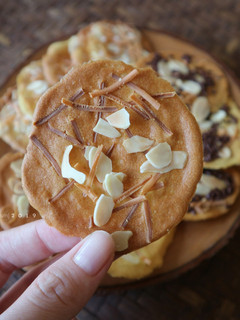 Foto resep Almond Crispy Cookies