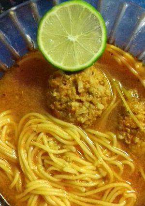 A picture of Meatballs with Noodles.