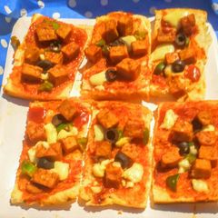 Bread Pizza A picture of Bread Pizza.