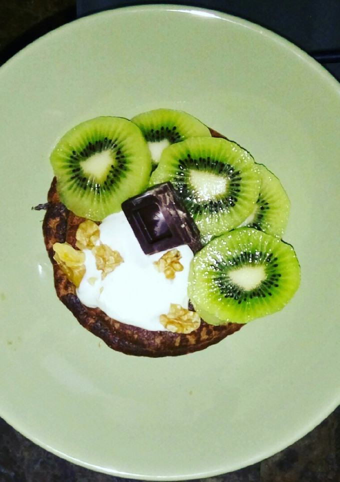Una foto de Tortita de avena con kiwi