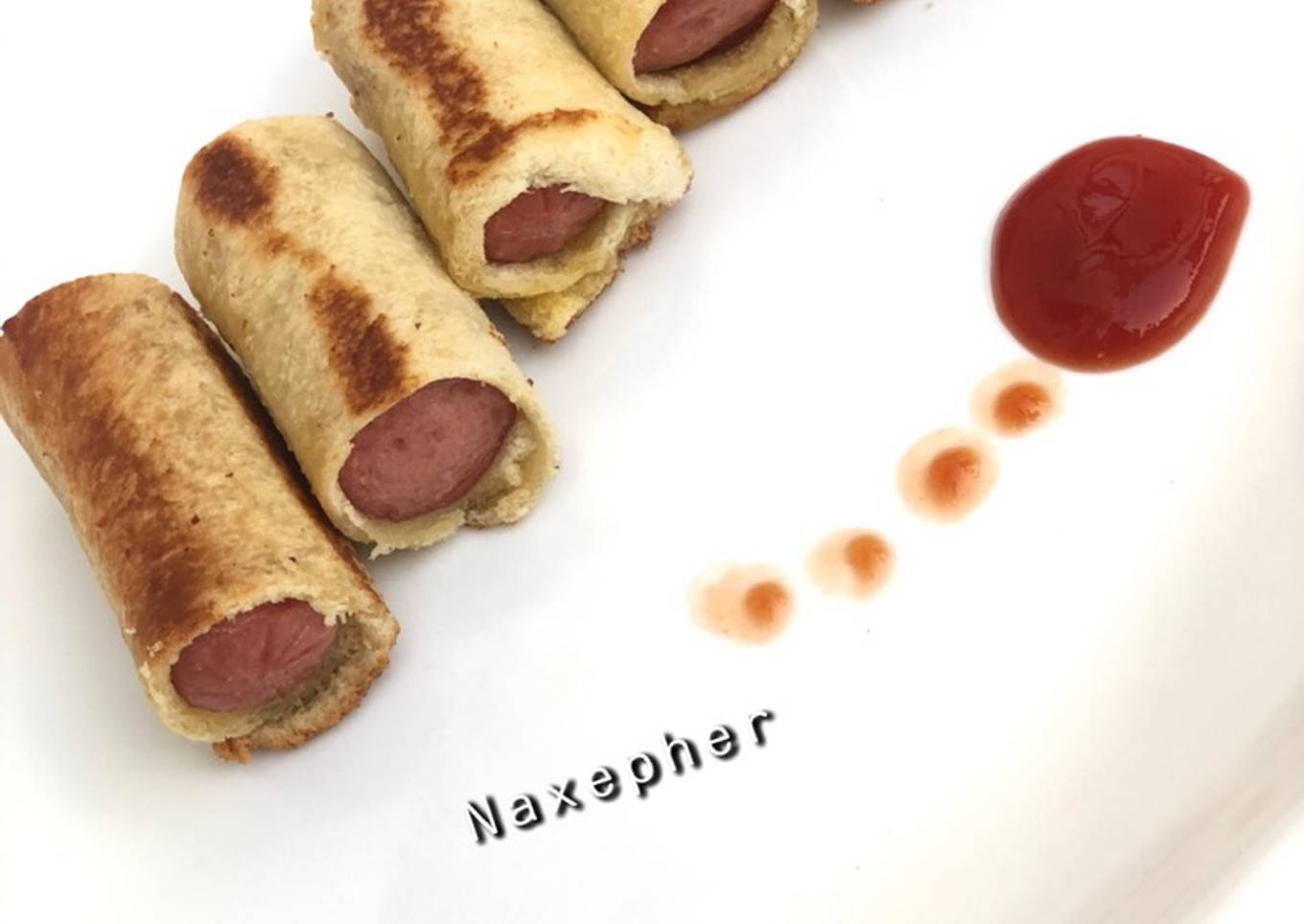 Mini sausage rolls