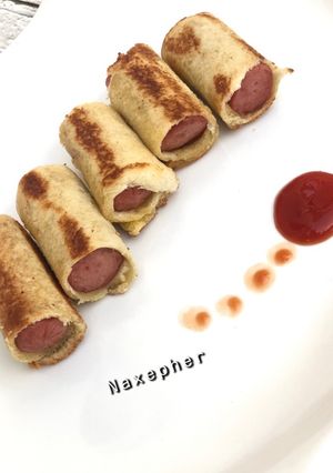 A picture of Mini sausage rolls.