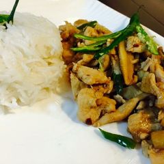 A picture of Thai chicken stir fry.