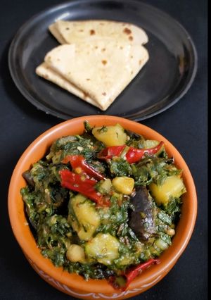 आलू, पालक और बैंगन  की भुजिया (aloo palak aur baingan ki Bhujiyan recipe in Hindi) रेसिपी मुख्य फोटो