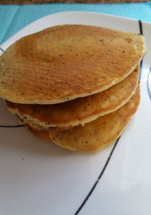 A picture of Lemon poppyseed pancakes.