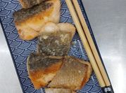 Gambar salmon panggang teflon