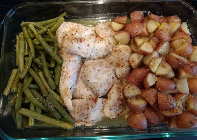 Baked chicken, green beans and red potatoes