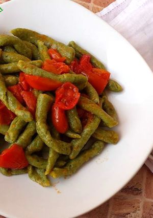 Foto di Strozzapreti alla lattuga con pomodorini