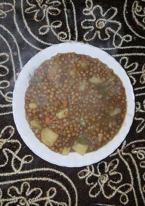 صورة لوصفة شوربة العدس البني للدايت😉