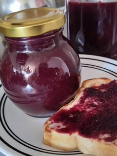 Una foto de Mermelada🍯🍧🧁 de uva🍇 isabelina🥰🍇🫐🍯