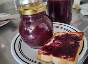 Una foto de Mermelada🍯🍧🧁 de uva🍇 isabelina🥰🍇🫐🍯