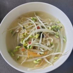 A picture of Instant Noodle with Bean Sprout.