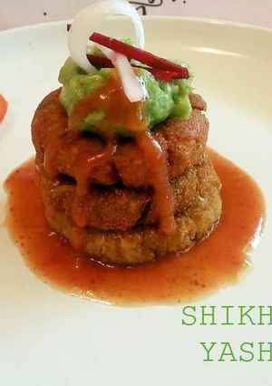 A picture of Loaded_GUACAMOLE_With_Bean_Corn_Kebabs.