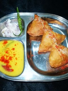 A picture of Samosa Kadhi.