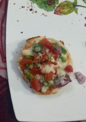 A picture of Mini bread pizza.