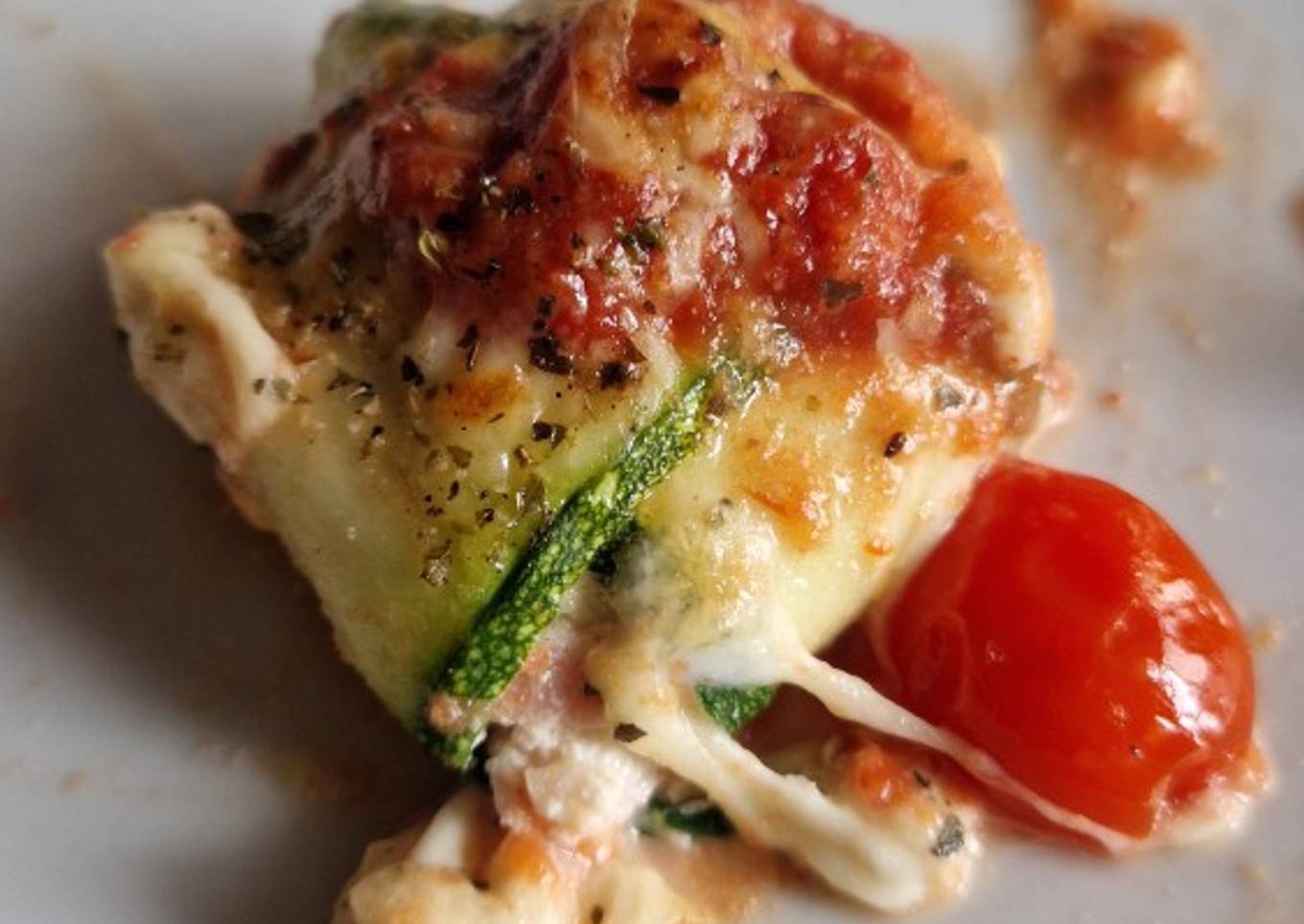 Raviolis de calabacín en salsa de tomate