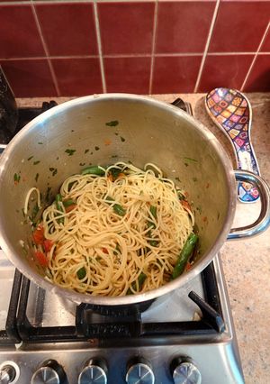 A picture of Spaghetti with chilli, parsley, tomato & french beans (alio Olio).