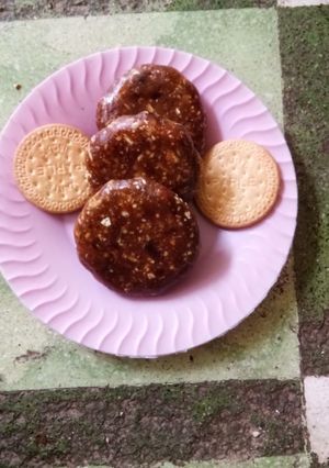 ખજૂર બિસ્કીટ સેન્ડવીચ (Kahjoor Biscuit Sandwich Recipe In Gujarati) રેસીપી મુખ્ય ફોટો