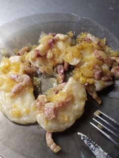 Una foto de Barenique o piroguis